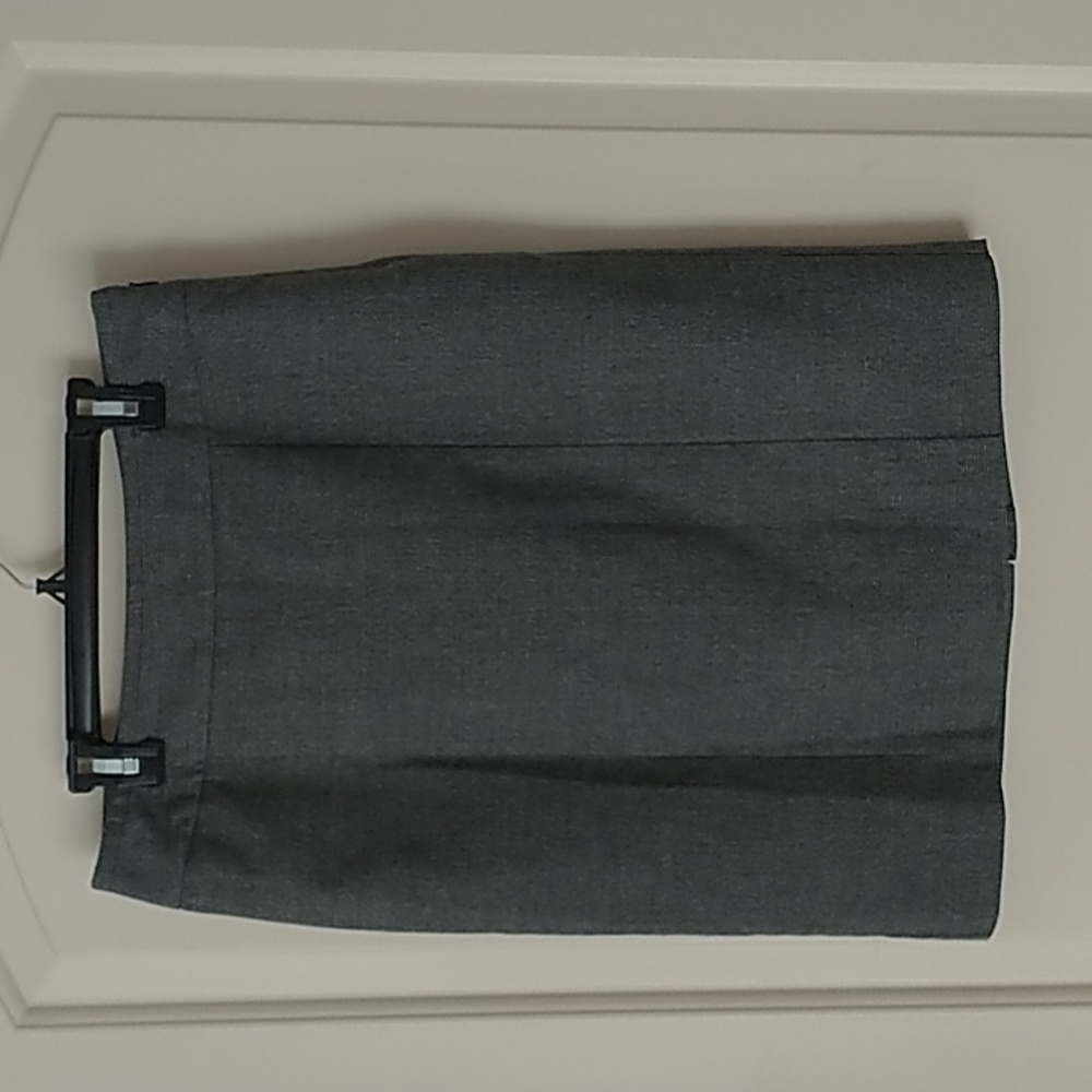 Apt. 9 sz 4 Skirt EUC Grey Fully Lined